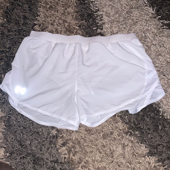 Under Armour Pants - Under Armour Size L Loose gym short good cond